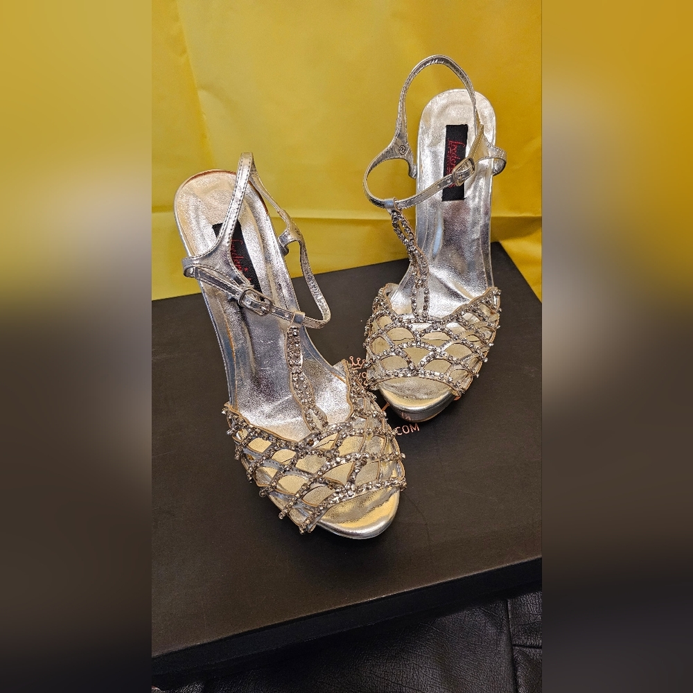 FREDERICKS OF HOLLYWOOD Nina Alette SL ladies black Tracy Sue silver size 8